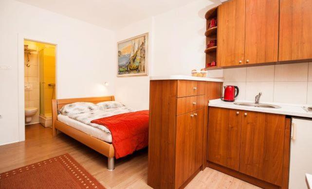 Centar 1 Private Room With Ensuite And Kitchenette Split Exteriör bild